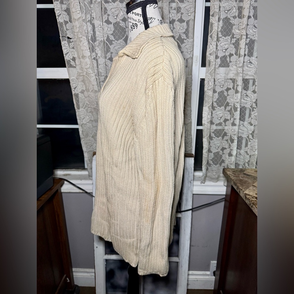 Thick Ribbed Collared Sweater. - Picture 7 of 10